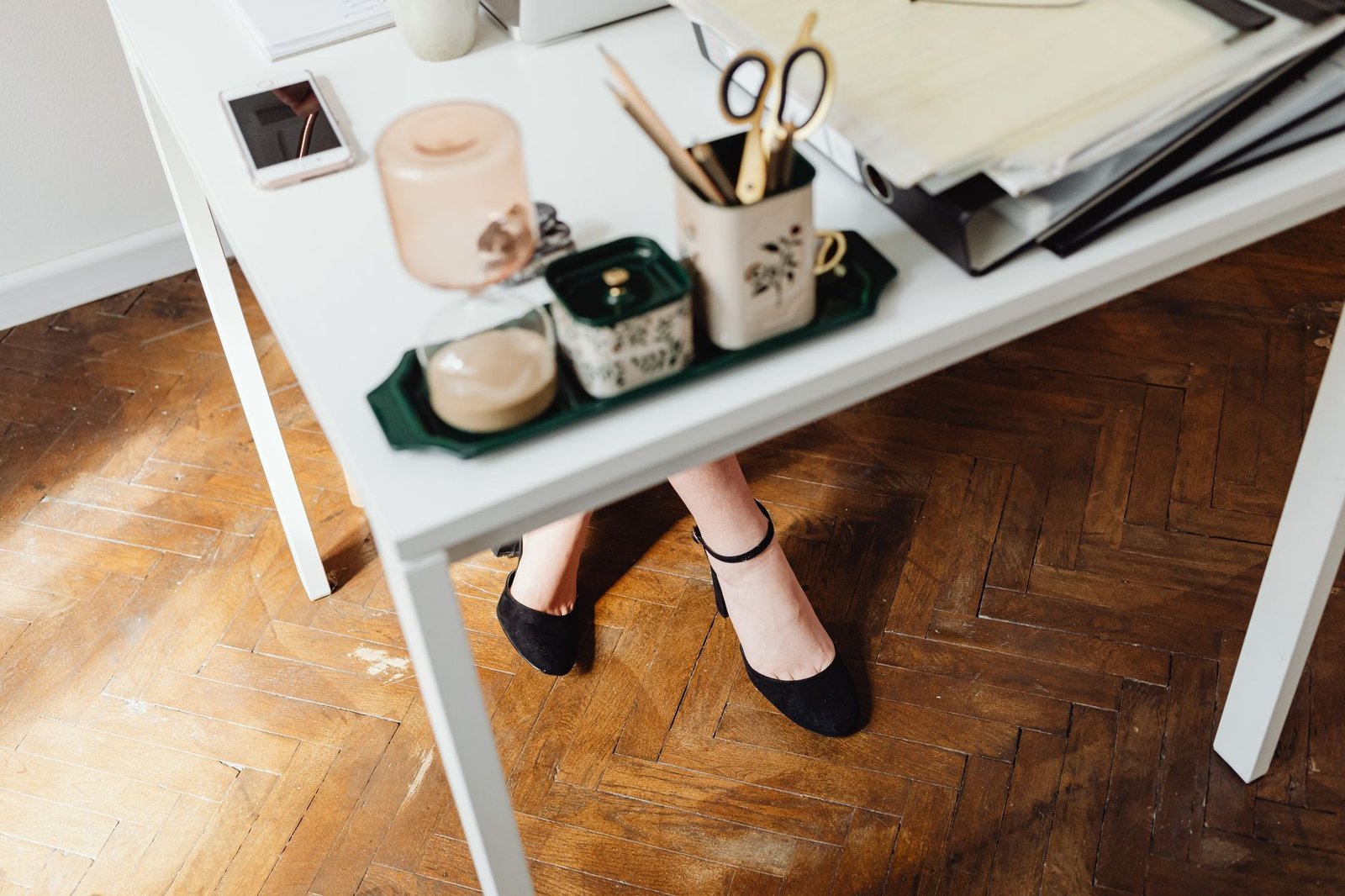 Gambe gonfie in ufficio e in smart working: cosa fare
