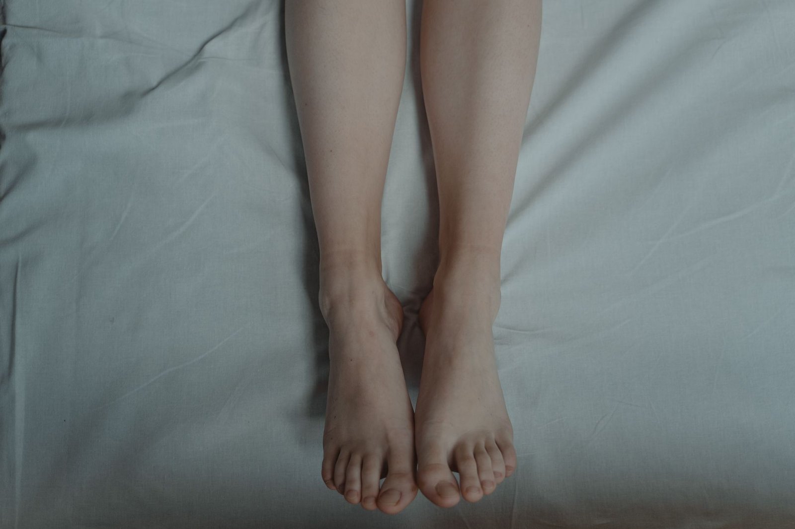 Gambe gonfie: quando preoccuparsi e quando no